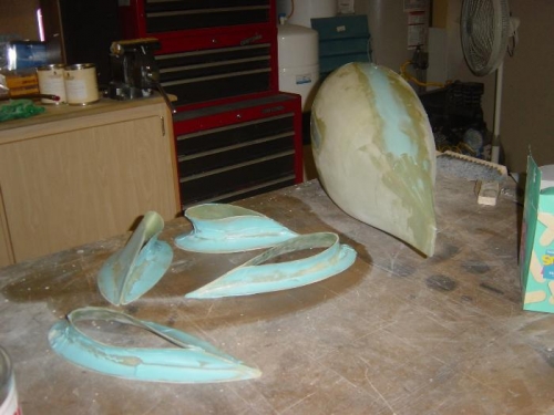 intersectin fairings get their 1st coat of Suoer Fil