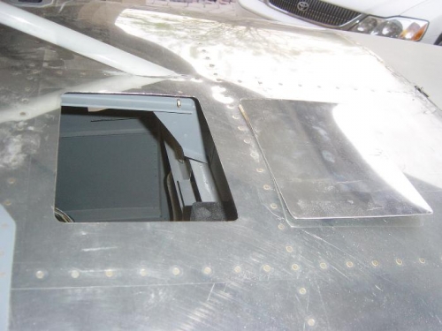 Right side Access cover and opening