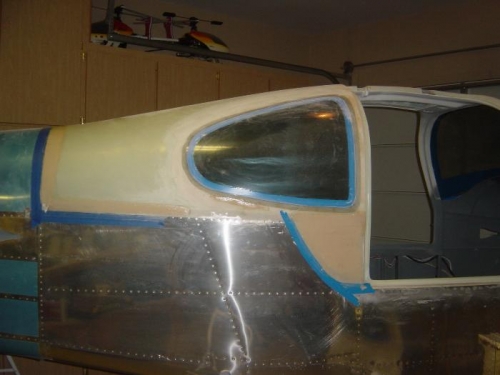 All the seams sanded again and Flox/micro/cabosil applied around vents