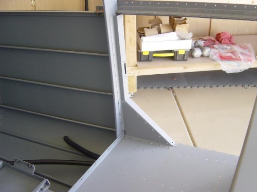 BAggage door seal and channels complete