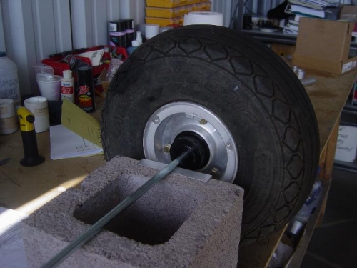 Static balance nose wheel