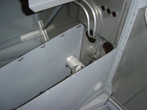 Heating vent duct riveted on place