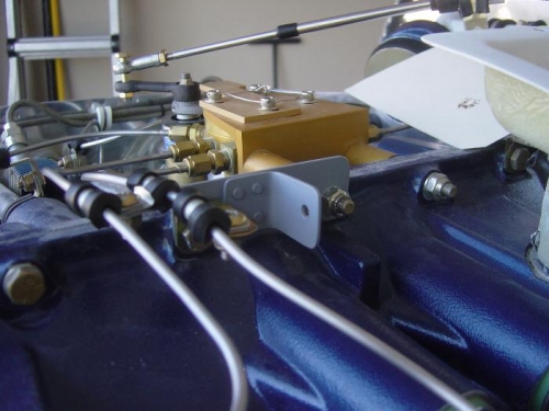 Mounting bracket for fuel pruge valve control