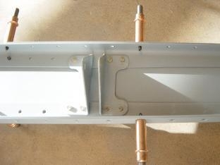 Rivet middle rudder attach brackets