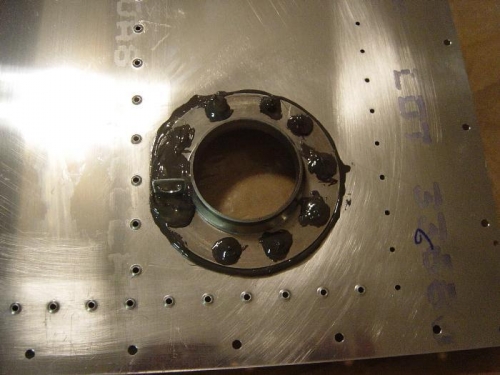 RIGHT tank Fuel Flange