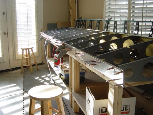 Right spar clecoed to wing ribs