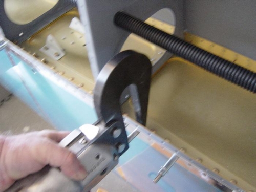 Squeezing botom row of Leading edge rivets