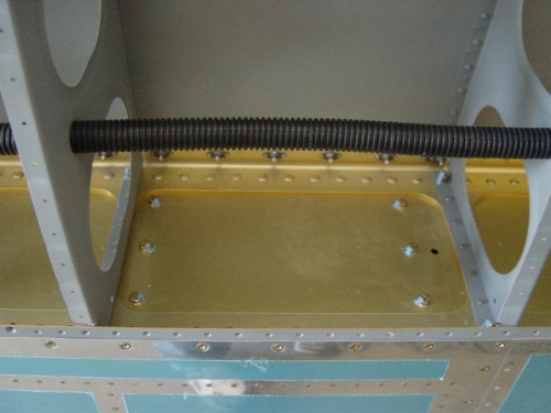 Blue Torque-Seal applied to all AN bolts/wahers/nuts