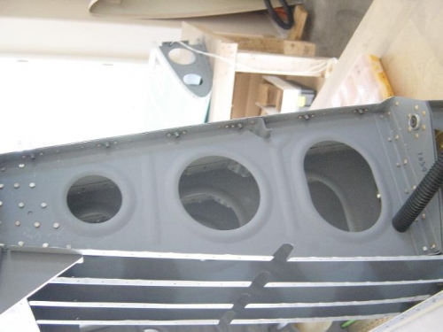 Nutplates attached to inbaord rib