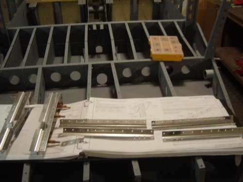 Seat rail support angles