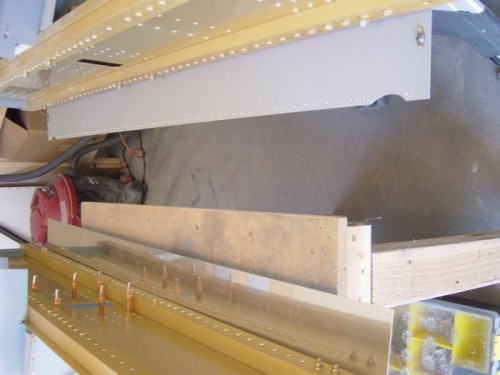 Dimple the bottom skin of the Mid fuse