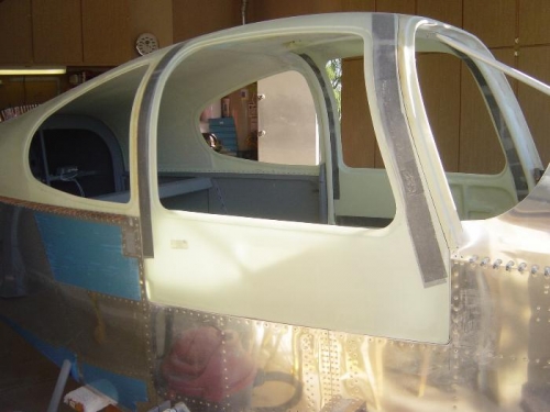 Right door fits flush all around