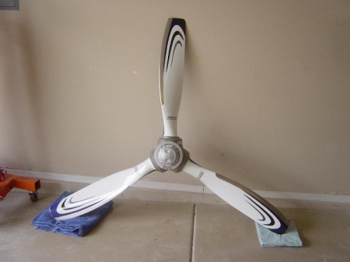 Aero composite prop w/ custom paint