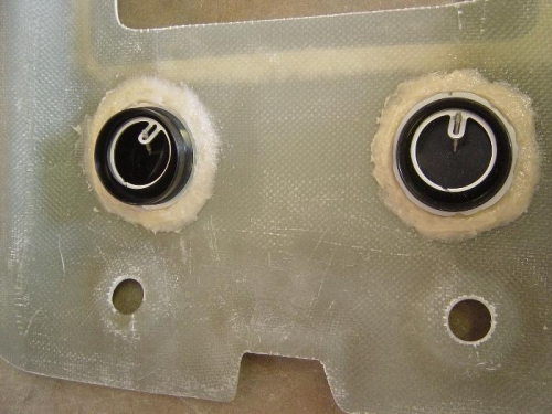 Air vent retainer rings floxed