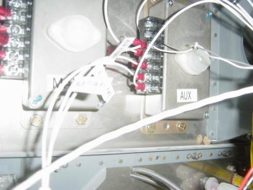 Voltage regulators wored and Molxe connectors installed between them and panel