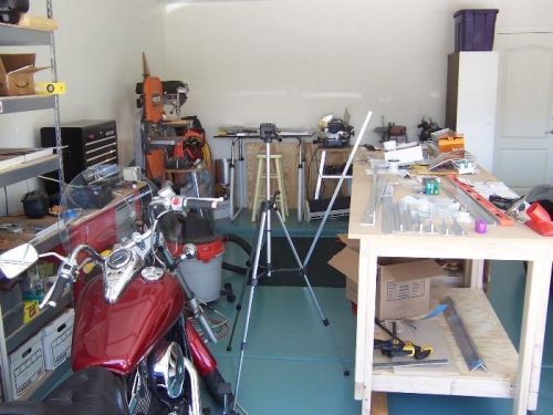 Overview of workshop - 1 car bay of garage.