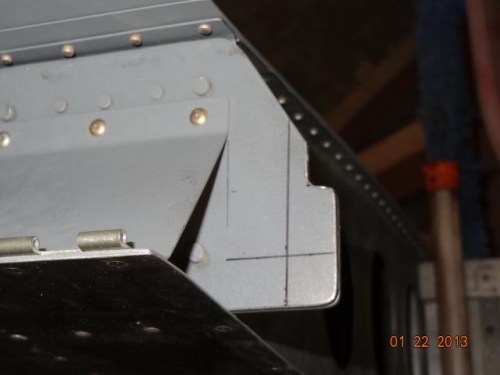 The notch in the left rear spar