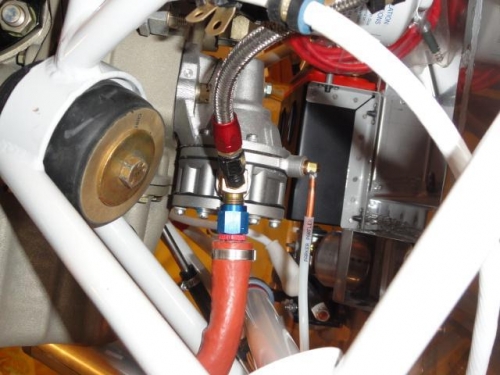 Fuel line hoses from the fuel pump