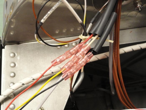 The fuel flow transducer wires after crimping