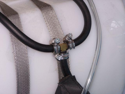 Fuel T connection