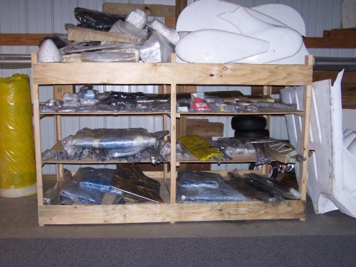 Shelf for organizing the build