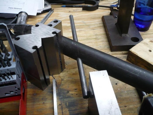 Handelbar pivot hole