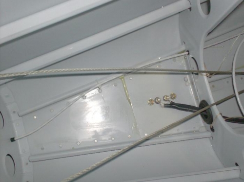VOR/LOC antenna terminals in the tailcone