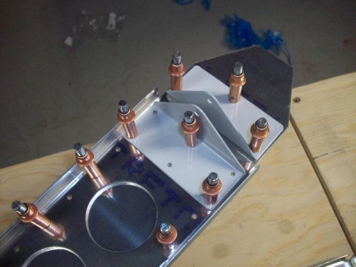 Bottom hinge on the VS spar.