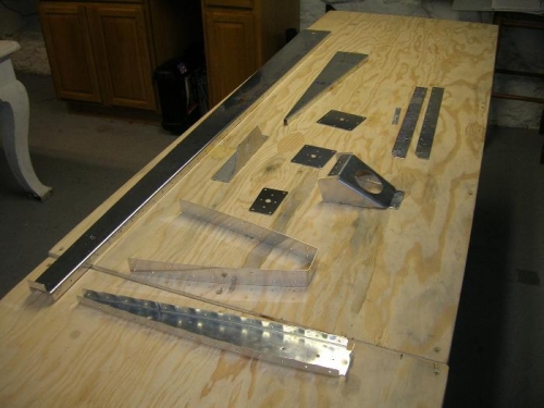 Rudder skeleton deburred.