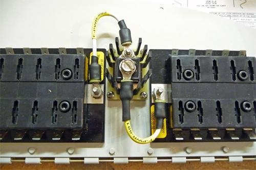 Main Bus (left), Schottky diode (center), and E-Bus (right)