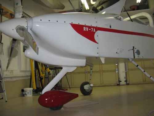 Engine cowling gear leg slot lengthened and cowling fitted