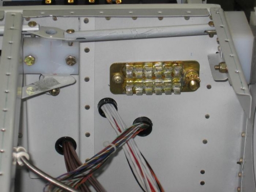 Dedicated avionics ground block installed