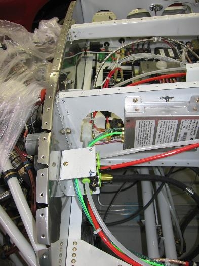 AOA system wing pressure port tubing secured