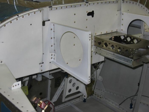 Instrument panel support rib installed