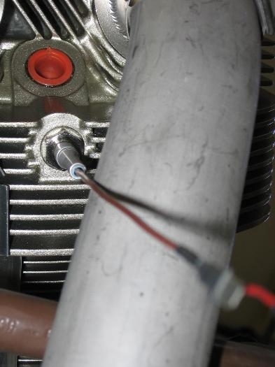 CHT probe installed in the cylinder head