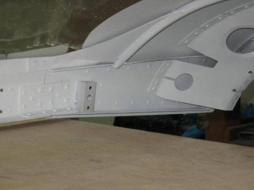 Canopy lift strut mount screwed on