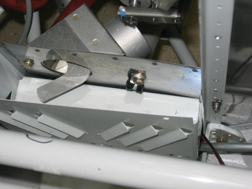 Cabin heat control cable clamp