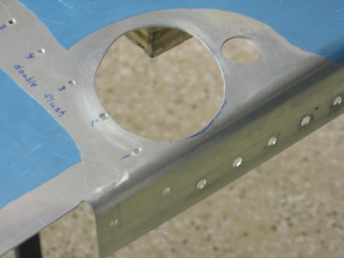 F-772 forward bottom skin gear mount opening