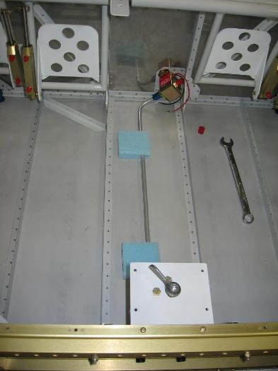 Fuel tank selector valve, fuel line and fuel pump