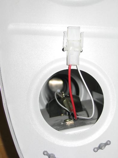 Molex connectors and clamps added to landing and taxi light harness