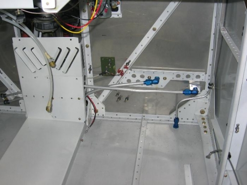 Fuel line installed upstream of fuel flow transducer