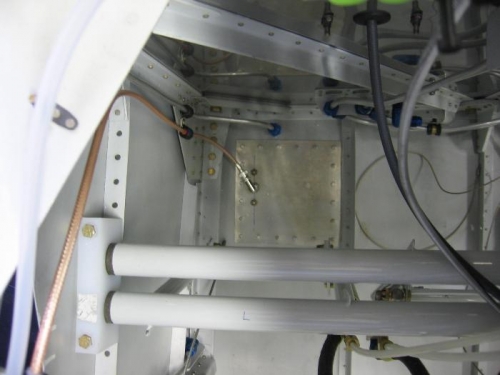 Transponder antenna cable installed