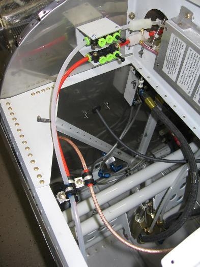 Pitot pressure manifold and plumbing installed