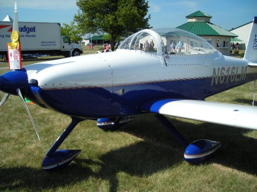 A nice looking paint job on an RV-8A