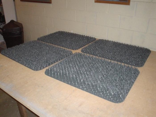 Plastic grass door mats for table padding