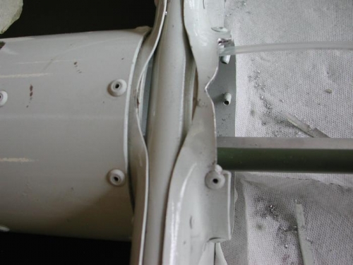 Notched out boom tube