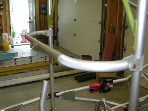 Forward upper seat support