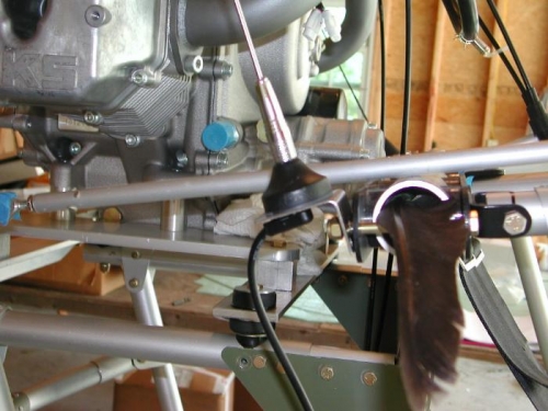 Comm radio antenna mount