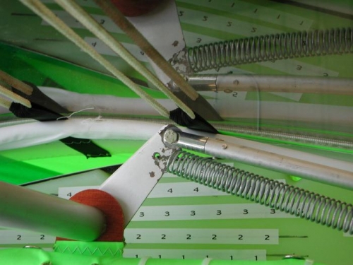 Wing tank calibration markings