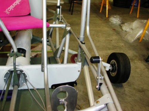 Throttle linkage detail